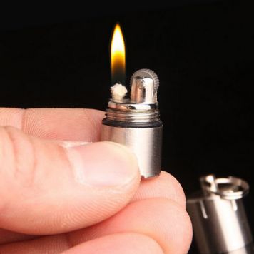 Миниатюрная зажигалка-брелок с гравировкой-0