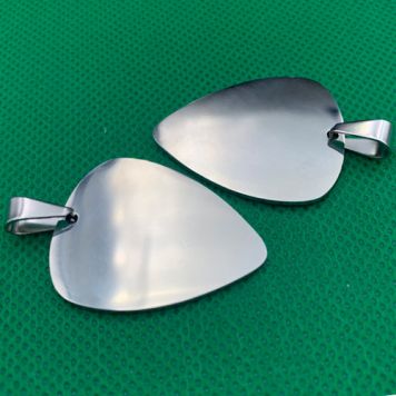 Медиатор из полированного металла (нержавейки) для цепочки или брелока с гравировкой-1