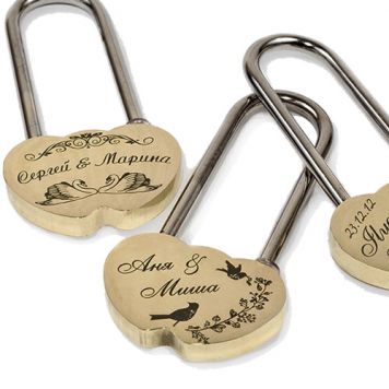 Свадебный замок "Сердечко" с гравировкой-0