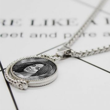 Кулон (медальон) с вращающимся центром и гравировкой-0