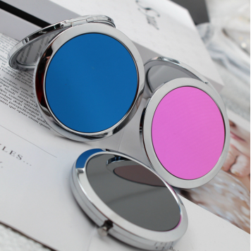 Косметическое зеркало (простое + увеличивающее) с гравировкой-2